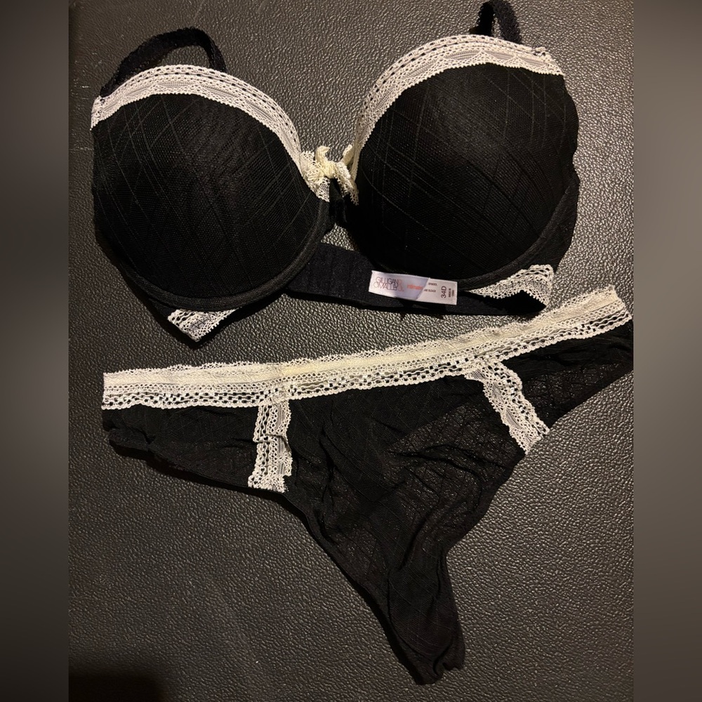Elegant Black and White Lace Lingerie Set